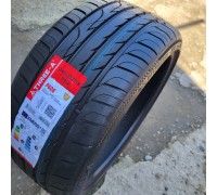 Three A P606 245/35 R19 93W
